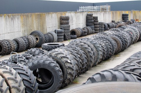 More than 1,000 used earthmoving and agricultural tires now also easy to order online